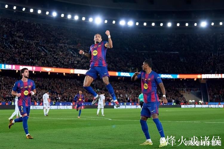 足坛狂欢夜！4大豪门齐齐奏凯，阿森纳惊险绝杀，巴萨甩开皇马7分