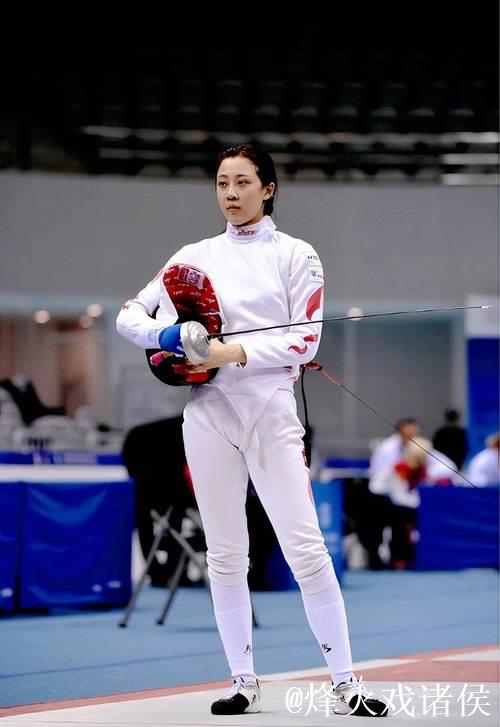 前国家击剑运动员秦雪官宣产子，重7斤2两，曾因转型做颜值主播引发热议