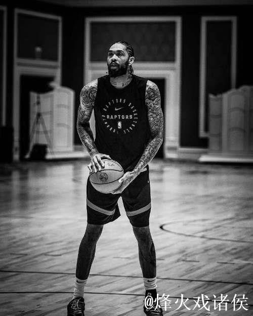 英格拉姆17+9班凯罗23+15+10 猛龙主场逆转魔术